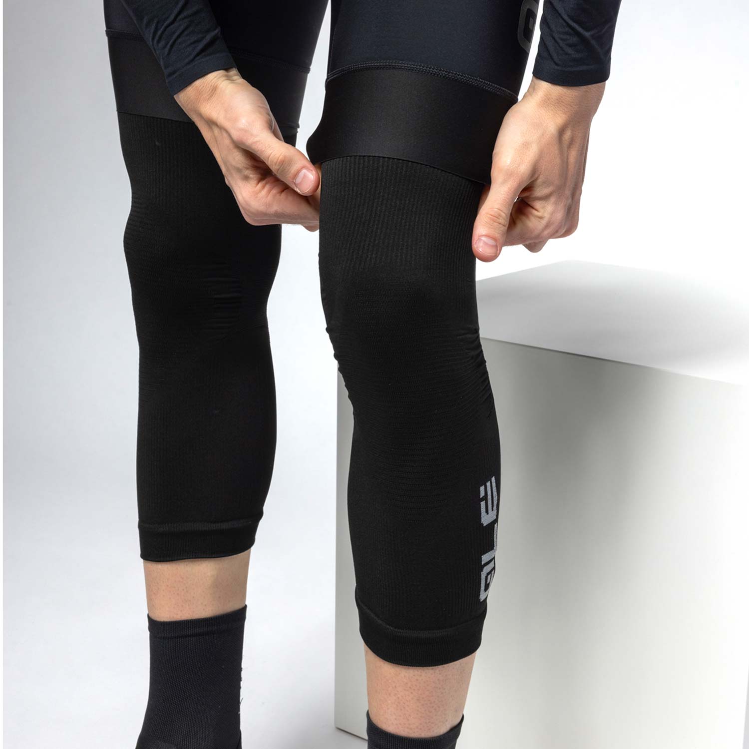 image 2 of Ale Clothing Seamless Kneewarmers